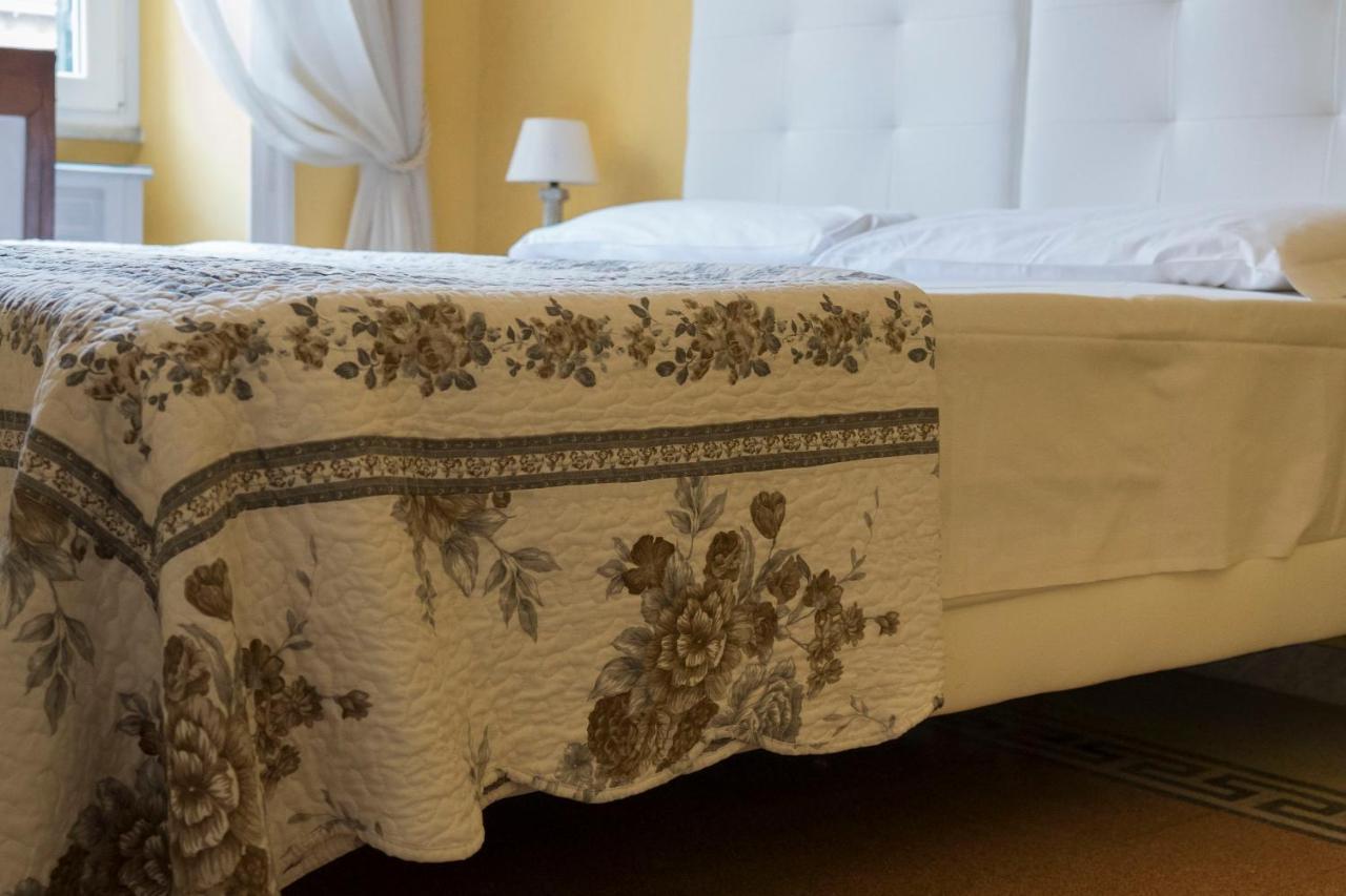 La Breccia A Porta Pia Bed & Breakfast Rome Exterior photo