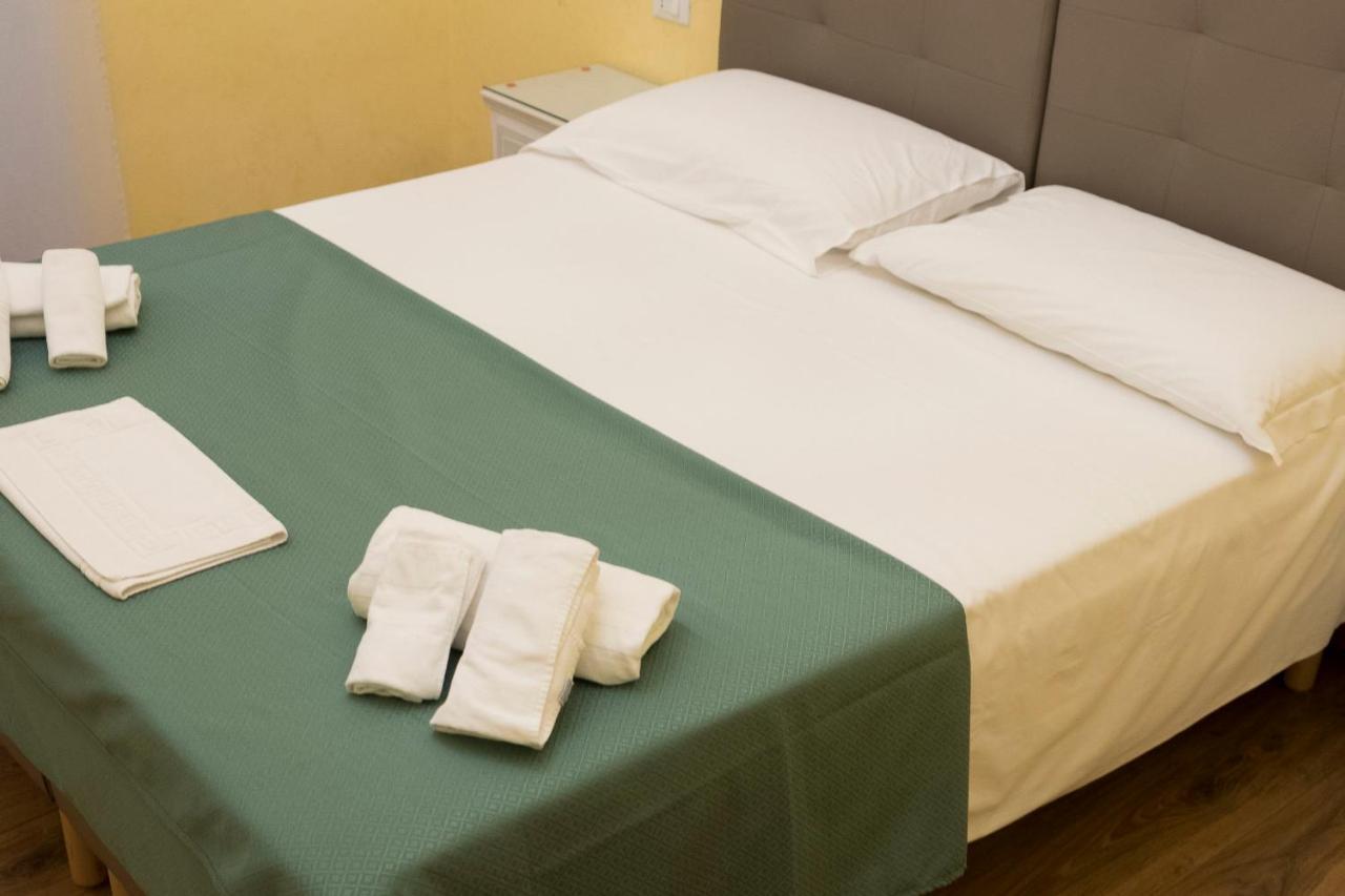 La Breccia A Porta Pia Bed & Breakfast Rome Exterior photo