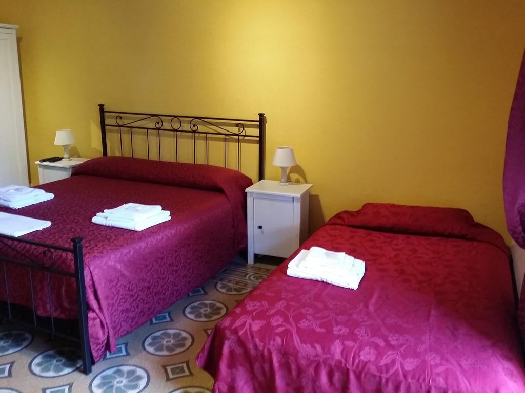 La Breccia A Porta Pia Bed & Breakfast Rome Exterior photo